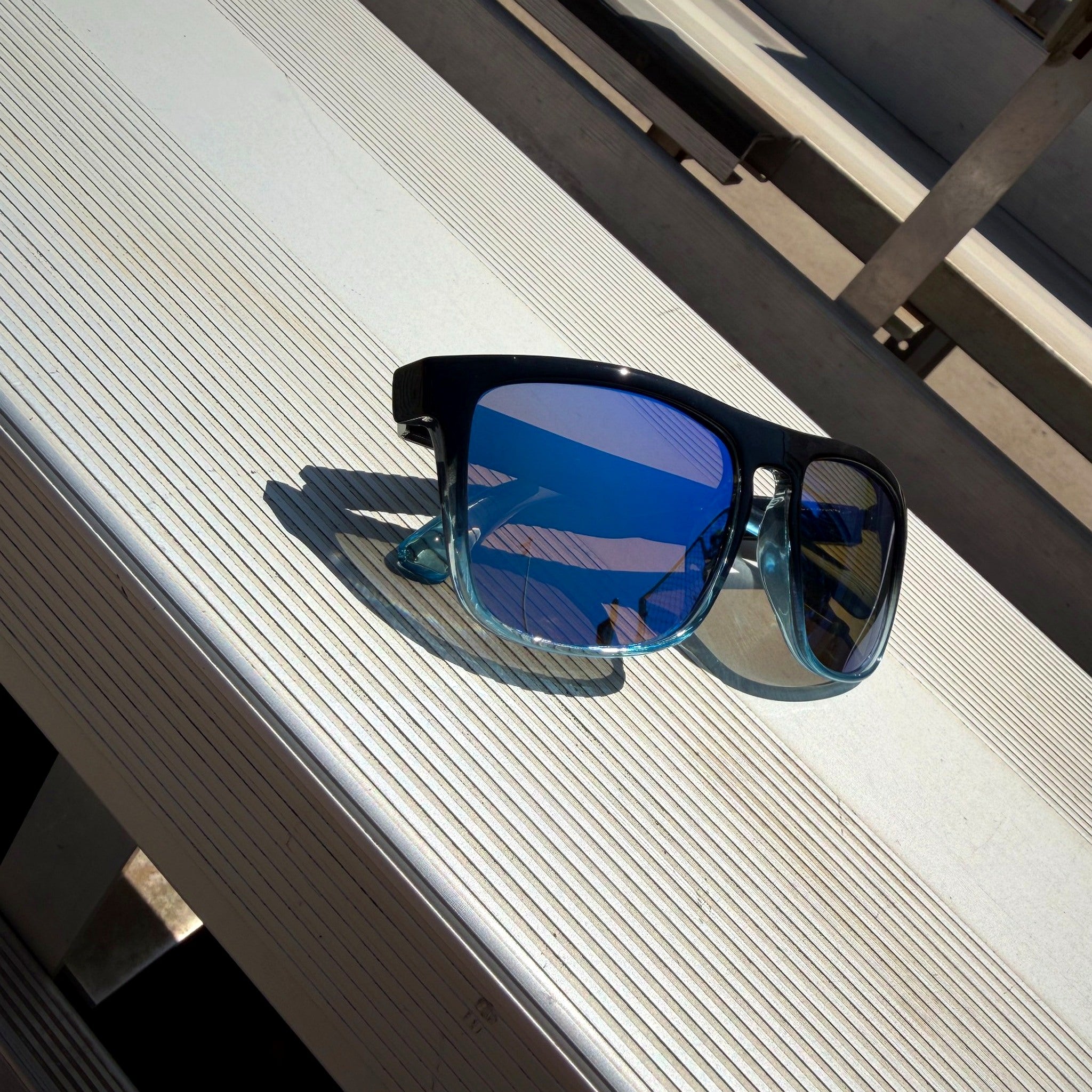 High Tide – Blue Mirror Polarized Sunglasses
